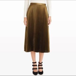 NWT Club Monaco Gold Pleated Skirt